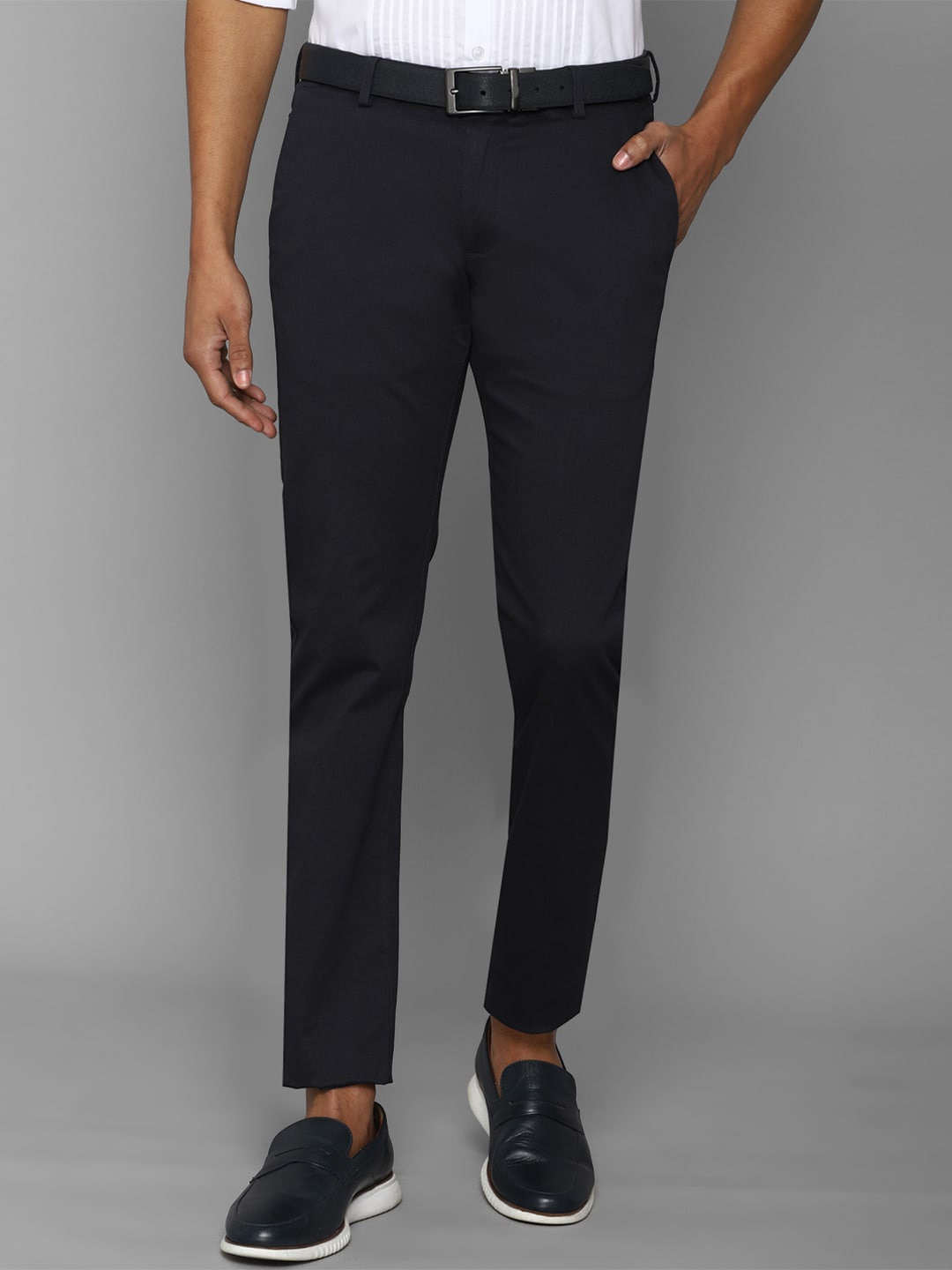 

Allen Solly Men Textured Slim Fit Trousers, Black