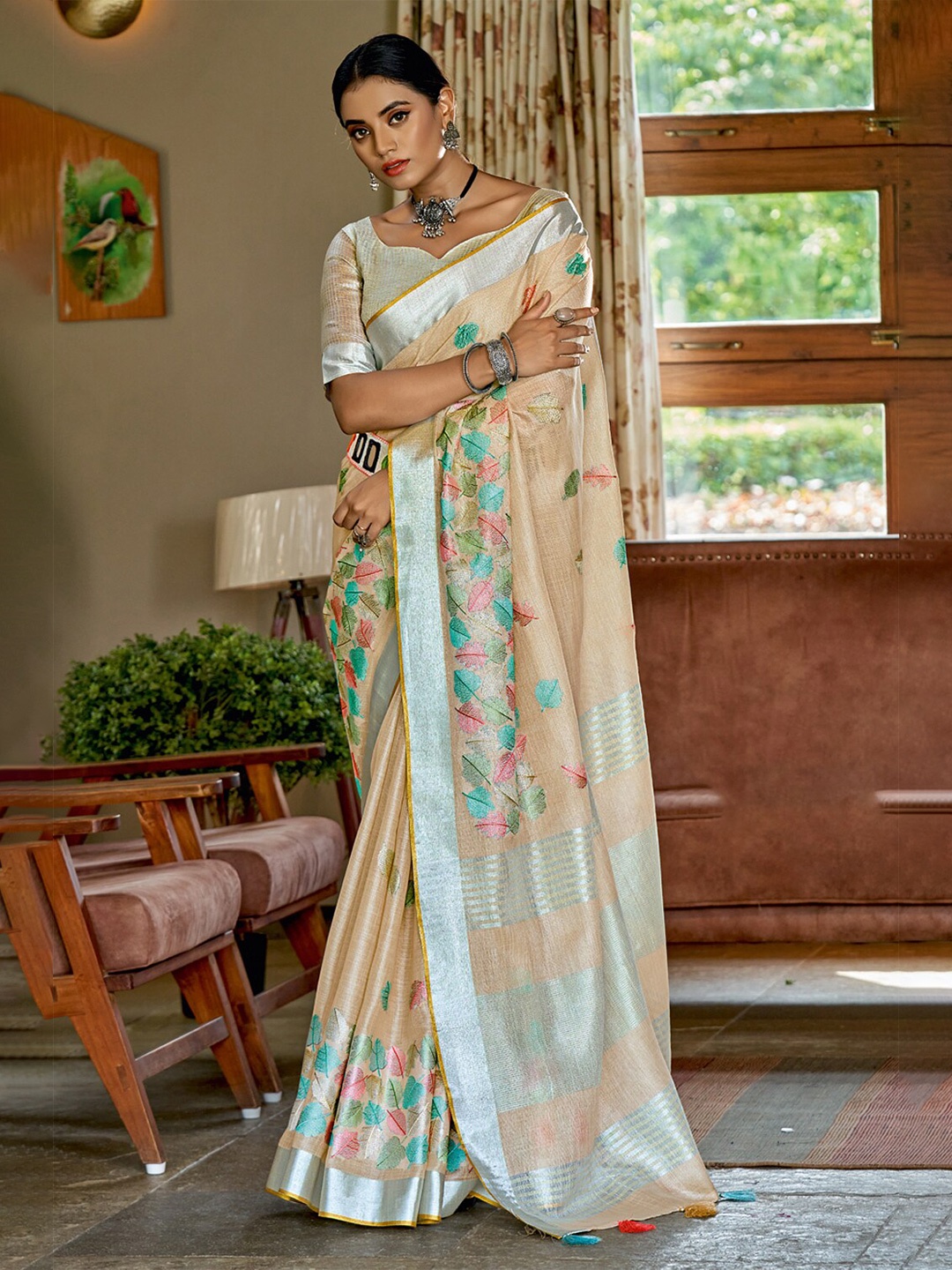 

SANGAM PRINTS Beige & Silver-Toned Floral Zari Linen Blend Saree