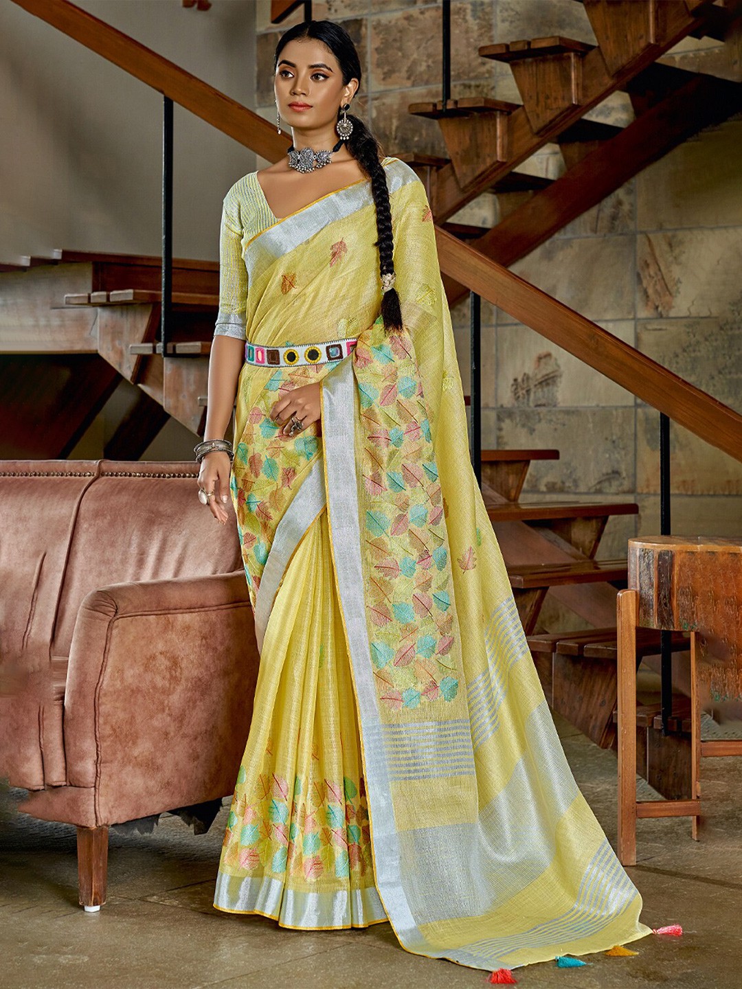 

SANGAM PRINTS Yellow & Silver-Toned Floral Zari Linen Blend Saree
