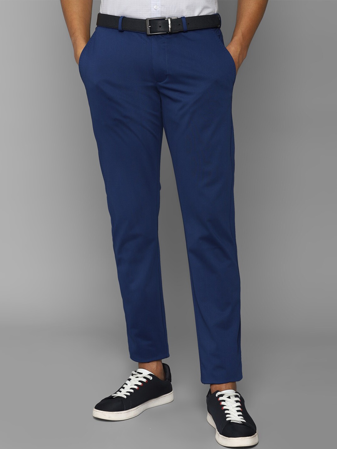 

Allen Solly Men Slim Fit Trousers, Navy blue