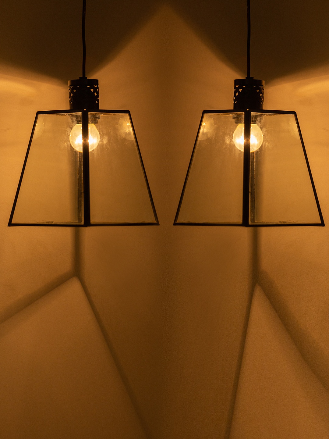 

ExclusiveLane Transparent 2 Pieces Glass Radiance Hanging Iron Pendant Ceiling Lamps