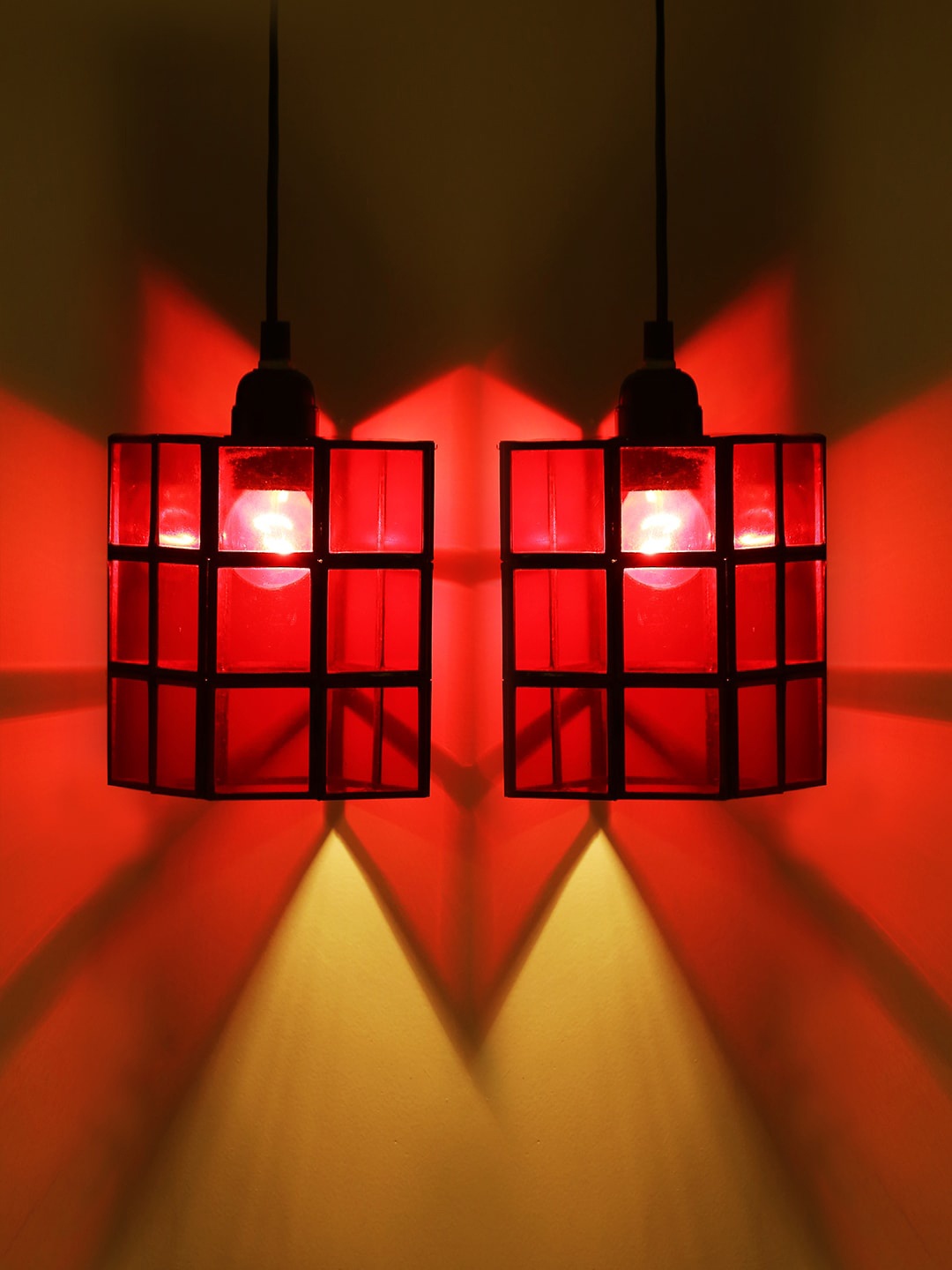 

ExclusiveLane Red Set of 2 Cuboidal Hanging Iron Pendant Lamp