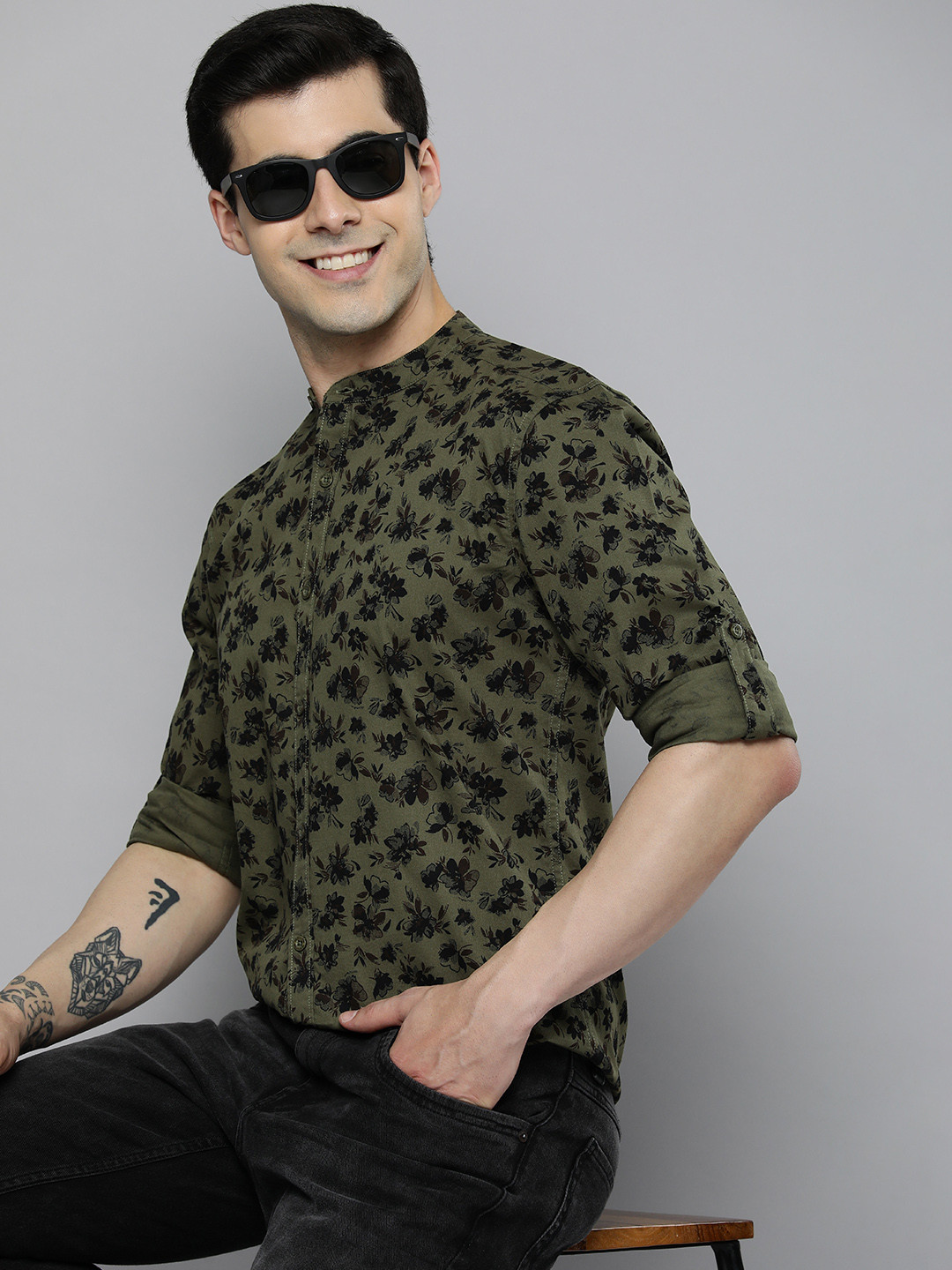 

HERE&NOW Men Pure Cotton Slim Fit Floral Printed Casual Shirt, Olive
