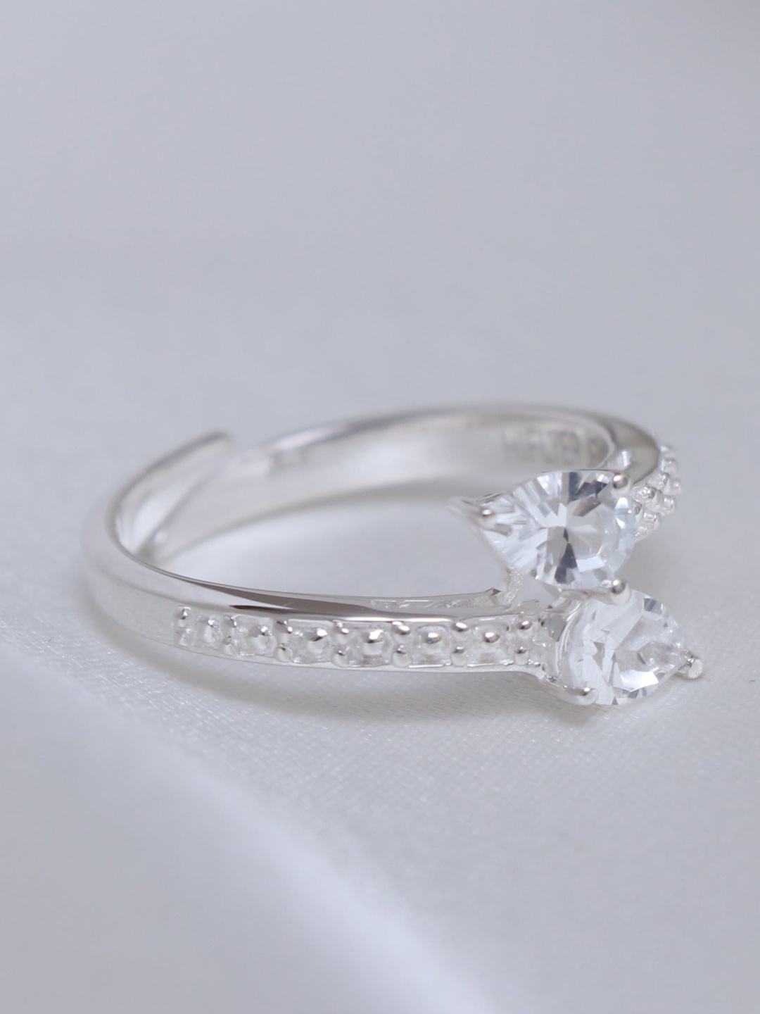 

HIFLYER JEWELS Sterling Silver Cubic Zirconia Stone Ring, White