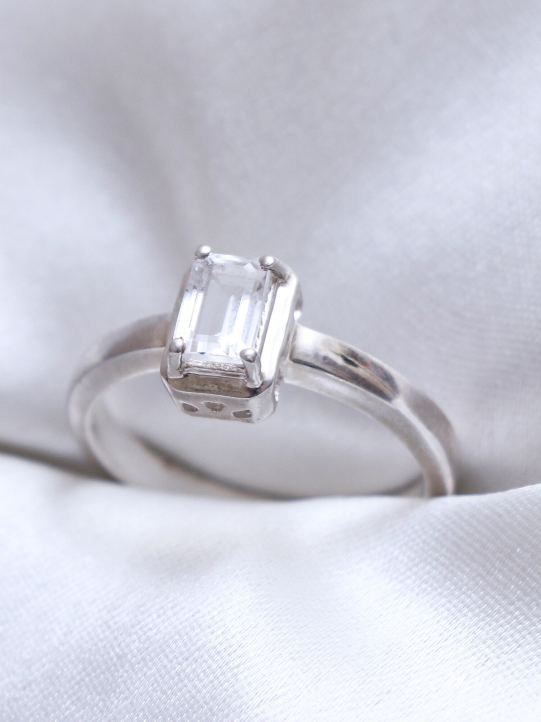 

HIFLYER JEWELS 925 Sterling Silver Stone-Studded Finger Ring