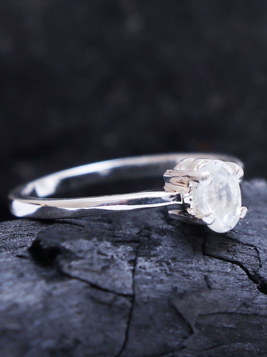

HIFLYER JEWELS 925 Sterling Silver Topaz Gemstone Studded Finger Ring