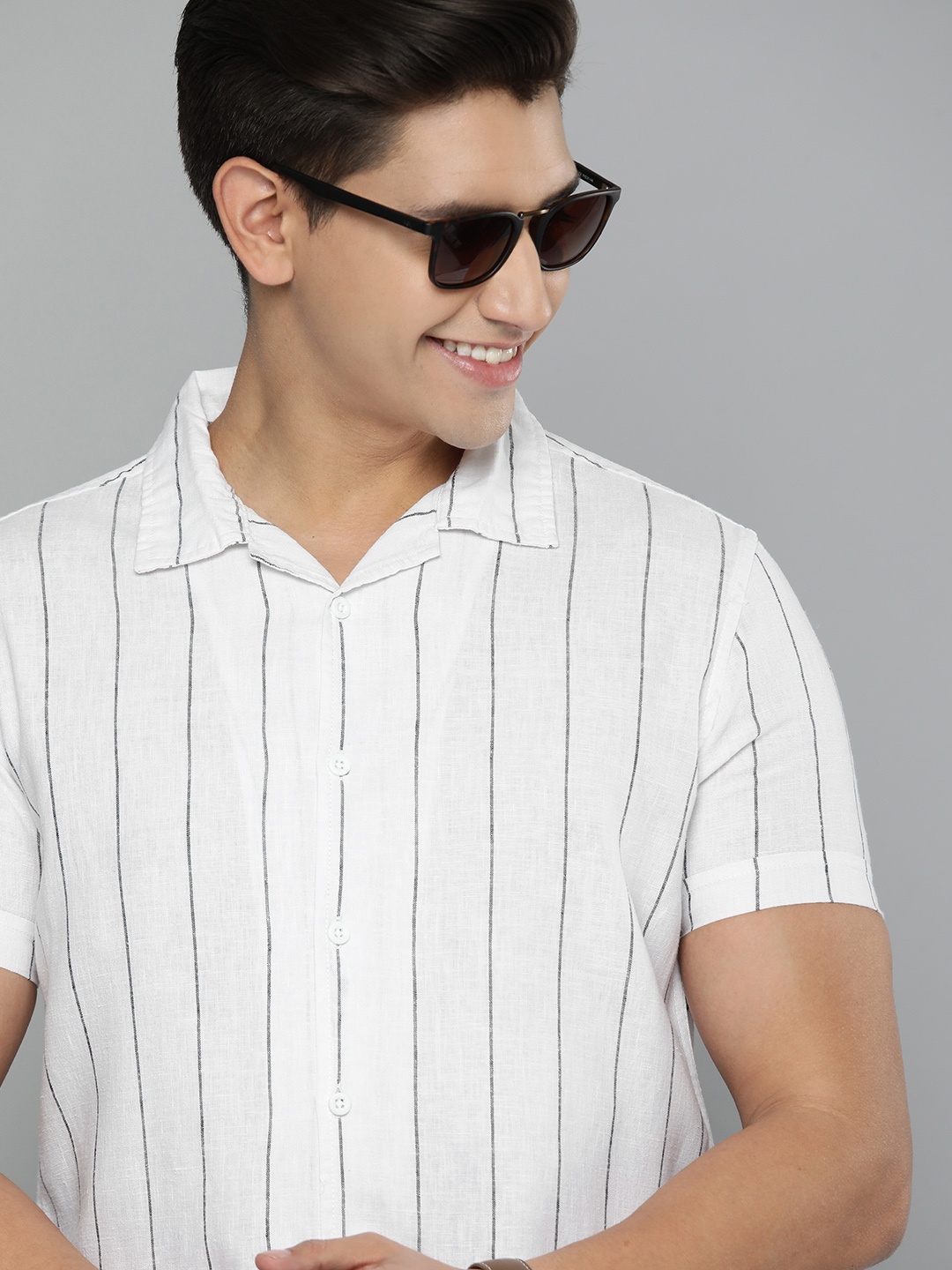 

HERE&NOW Men Slim Fit Striped Casual Shirt, White
