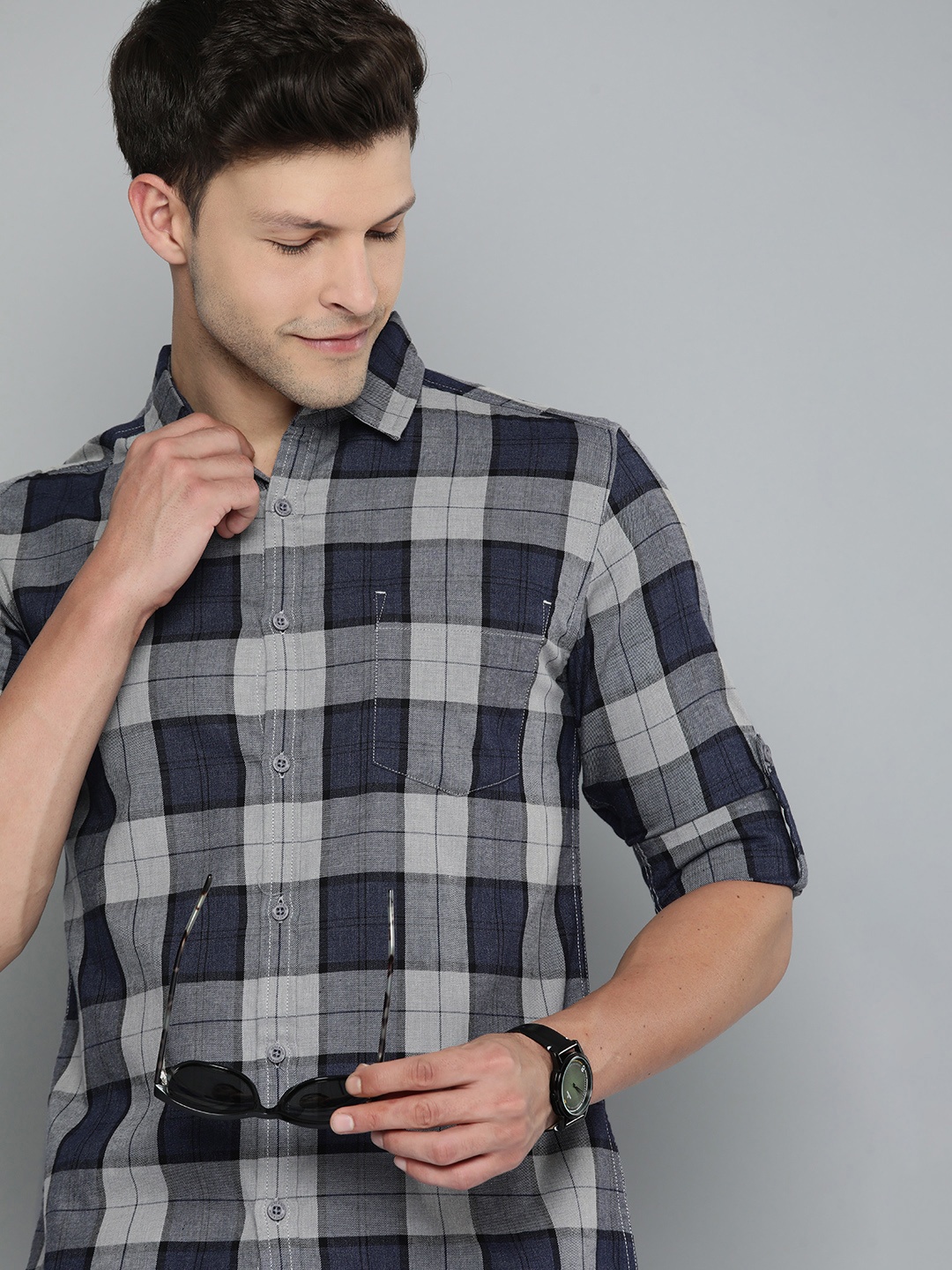 

HERE&NOW Men Slim Fit Tartan Checks Opaque Pure Cotton Casual Shirt With Chest Pocket, Grey