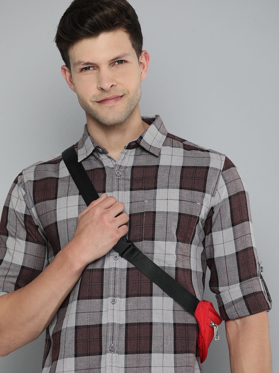 

HERE&NOW Men Slim Fit Tartan Checks Opaque Pure Cotton Casual Shirt With Chest Pocket, Brown