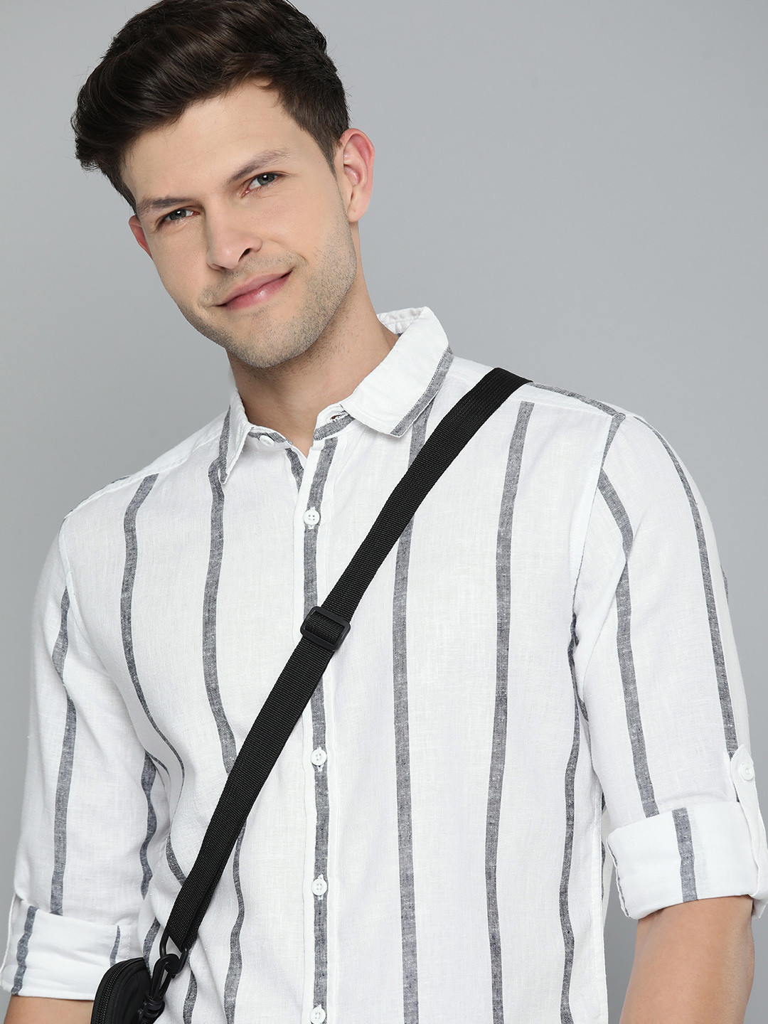 

HERE&NOW Men Slim Fit Vertical Stripes Opaque Casual Shirt, White