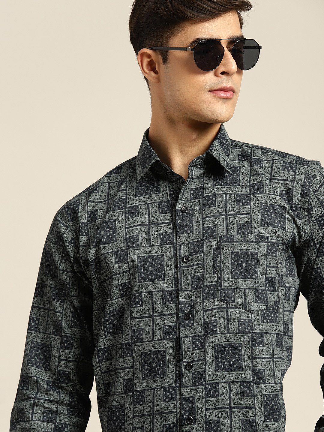

Hancock Men Ethnic Motifs Printed Pure Cotton Satin Slim Fit Party Shirt, Navy blue