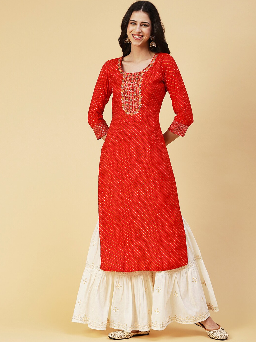 

FASHOR Floral Printed Thread Work Kurta, Orange