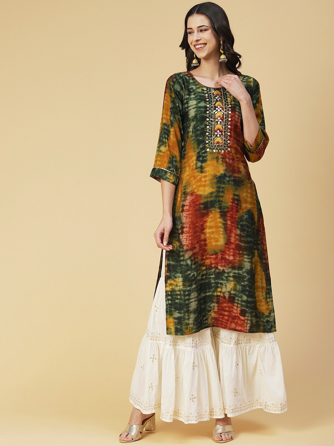 

FASHOR Dyed Mirror Work Round Neck Kurta, Green