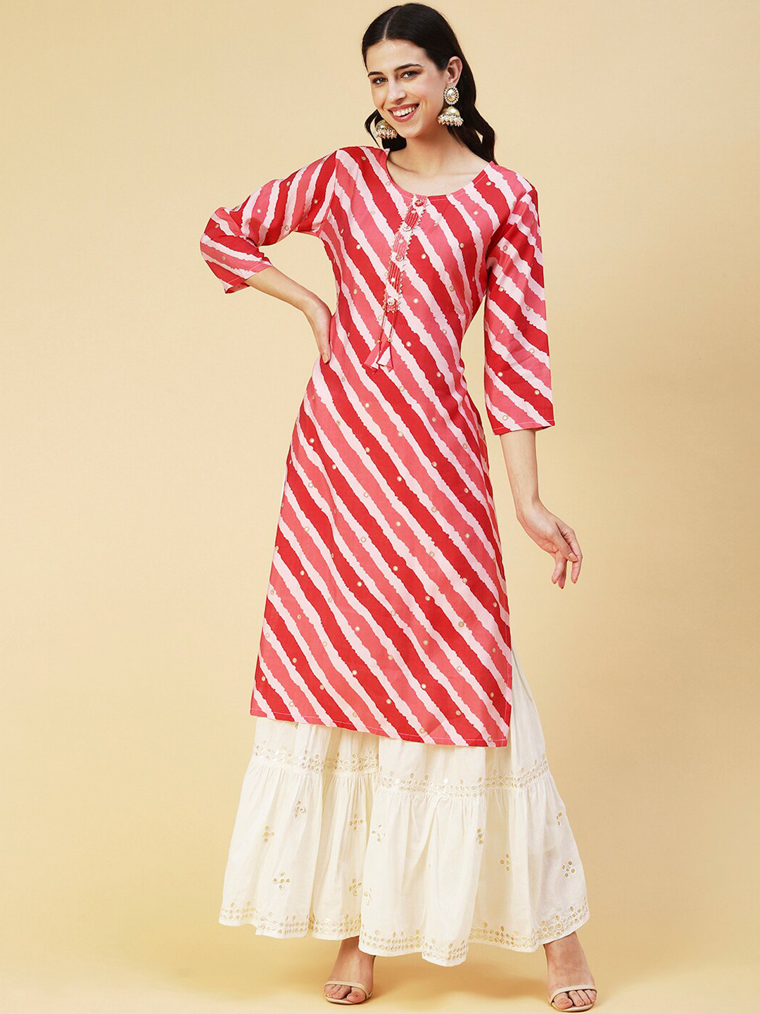 

FASHOR Leheriya Printed Round Neck Silk Kurta, Red
