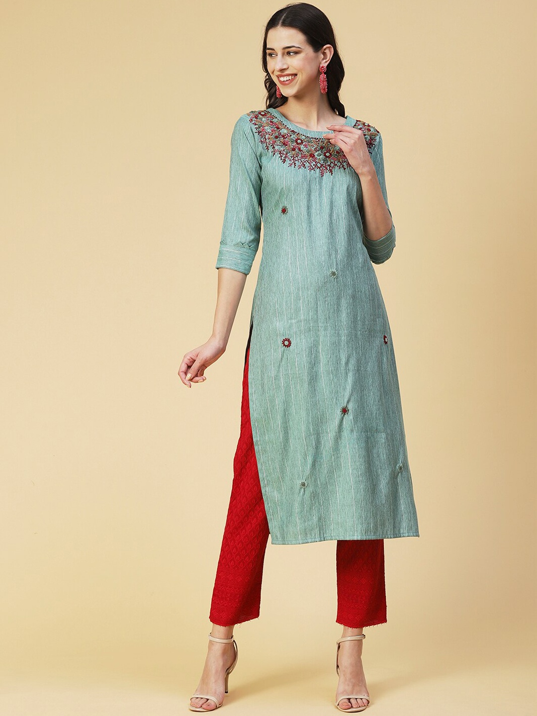 

FASHOR Round Neck Floral Embroidered Cotton Kurta, Sea green