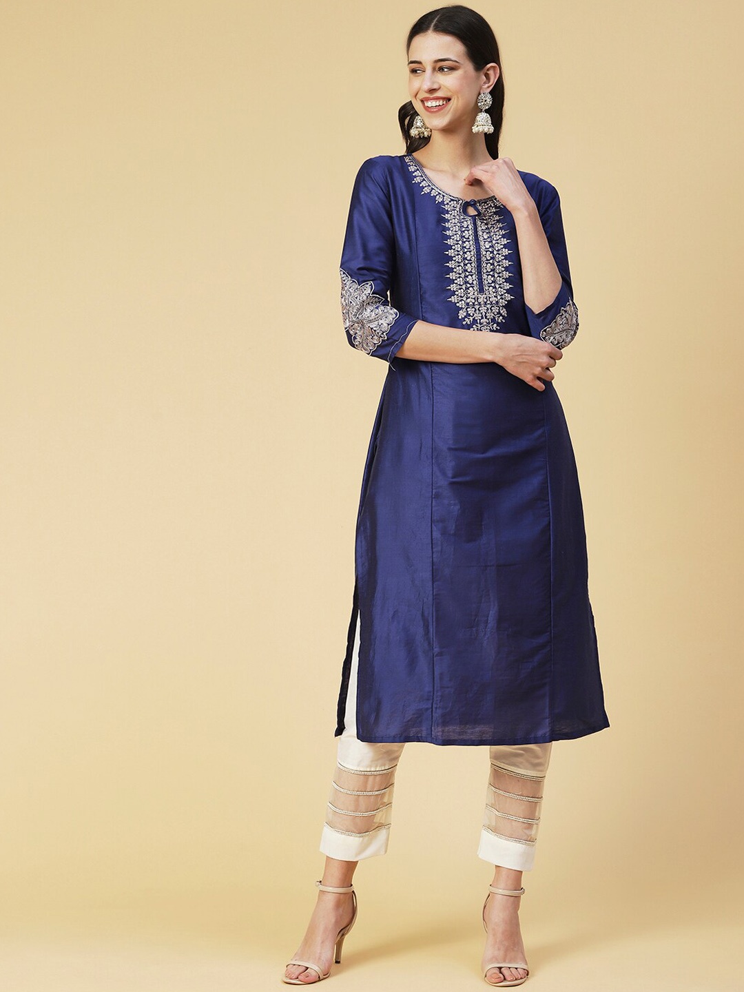 

FASHOR Floral Embroidered Yoke Design Keyhole Kurta, Navy blue