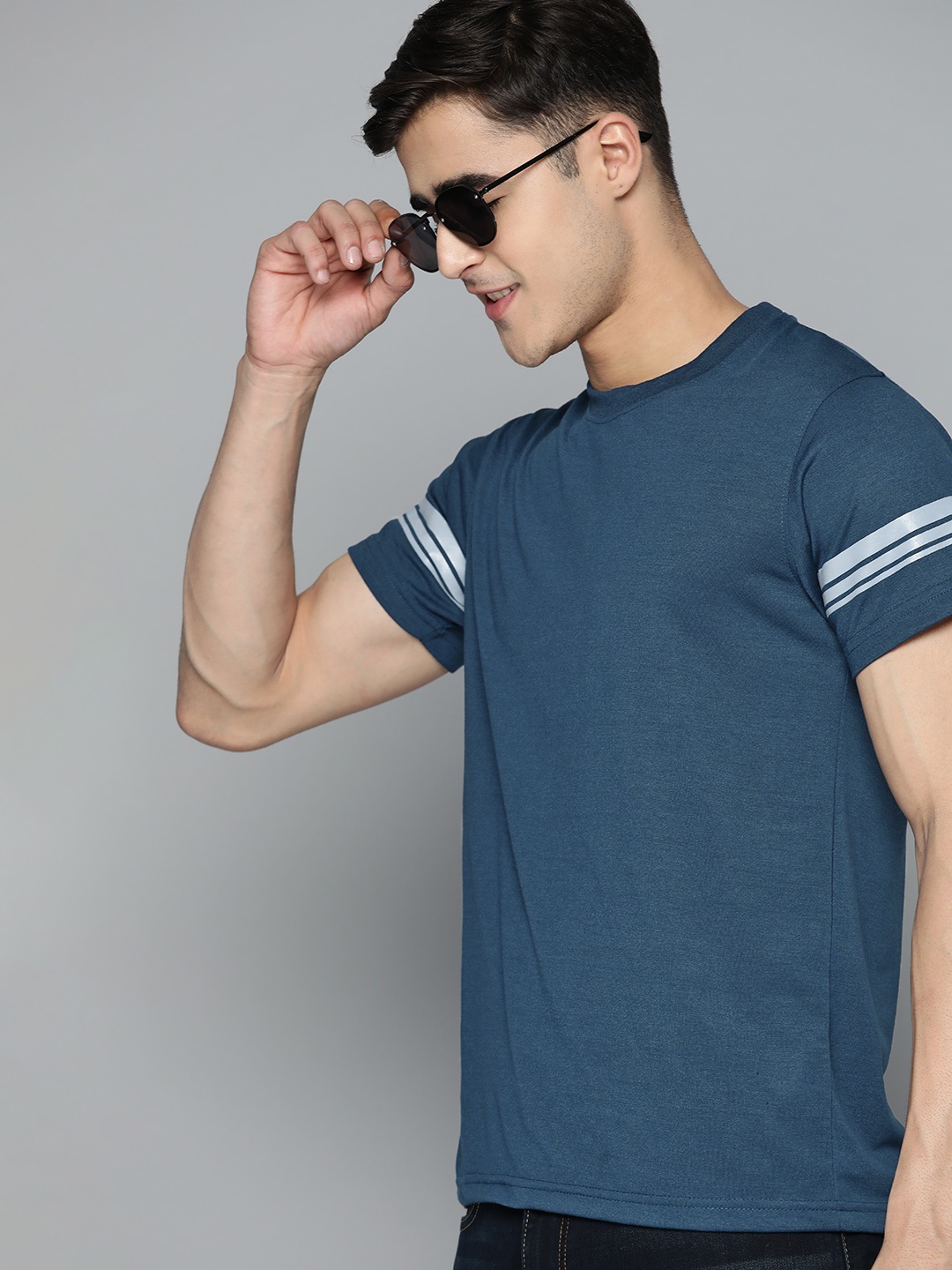 

HERE&NOW Men Solid T-shirt, Teal