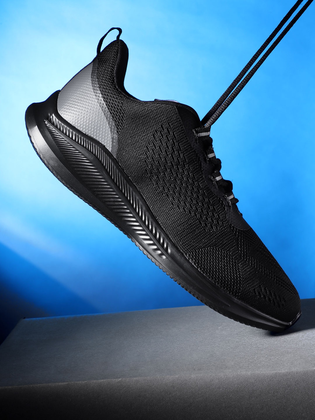 

HRX by Hrithik Roshan Men Urban Street Athleisure Shoe, Black