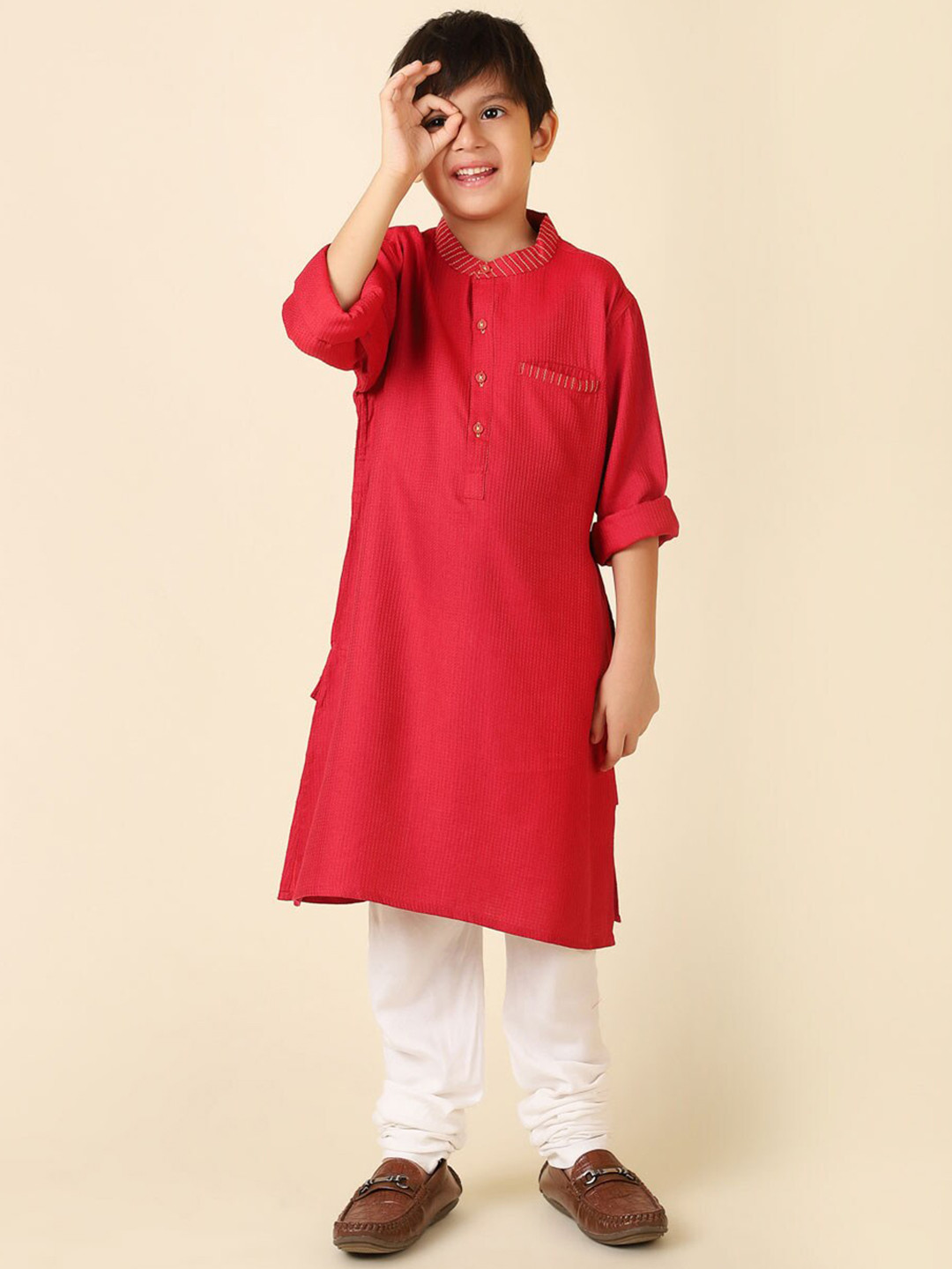

Fabindia Boys Mandarin Collar Thread Work Kurta, Magenta