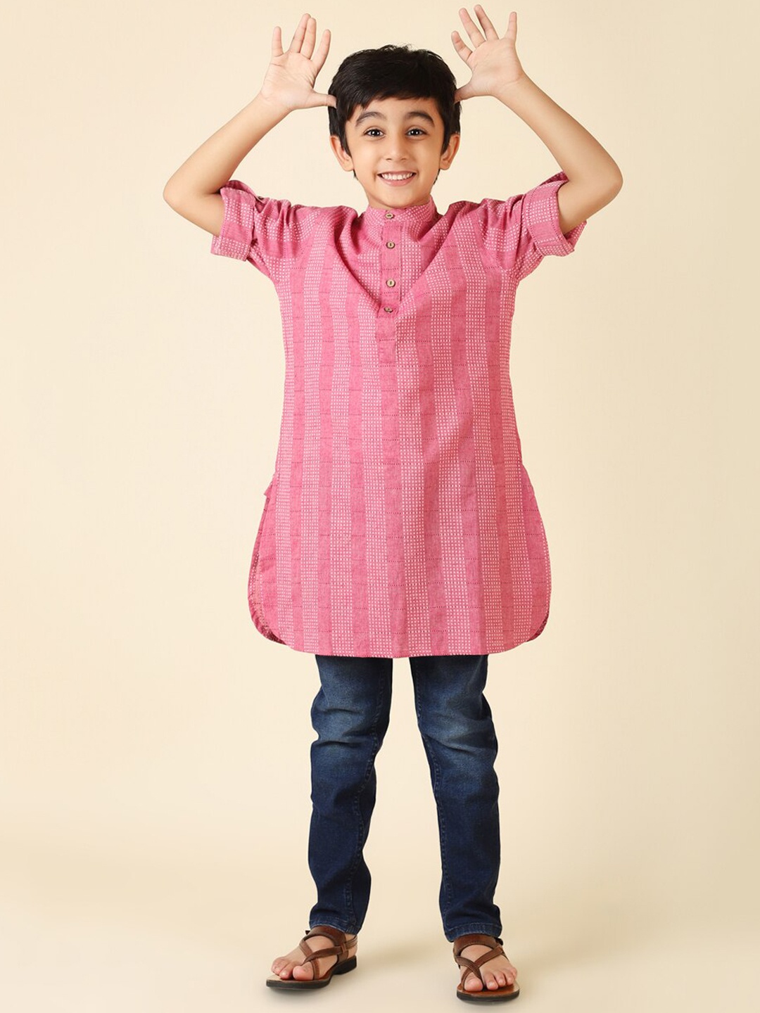 

Fabindia Boys Geometric Printed Cotton Kurta, Pink