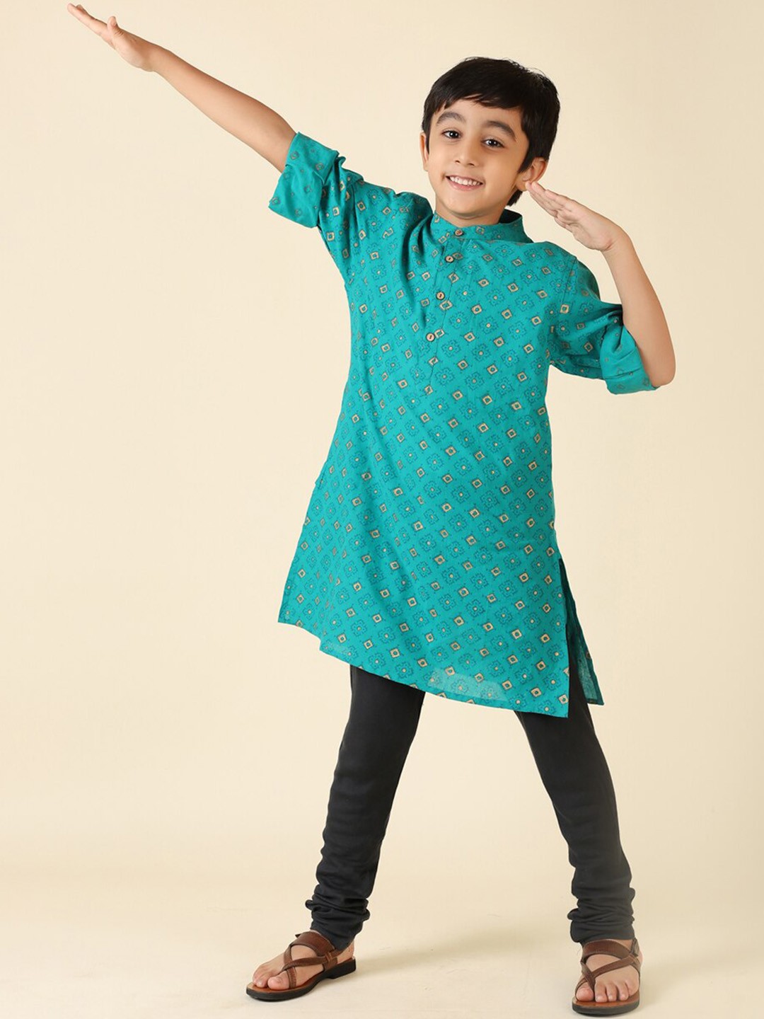 

Fabindia Boys Geometric Printed Cotton Kurta, Turquoise blue