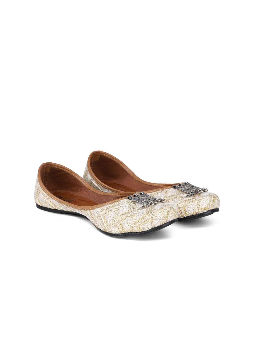 

The Desi Dulhan Women Embellished Ethnic Mojaris, White