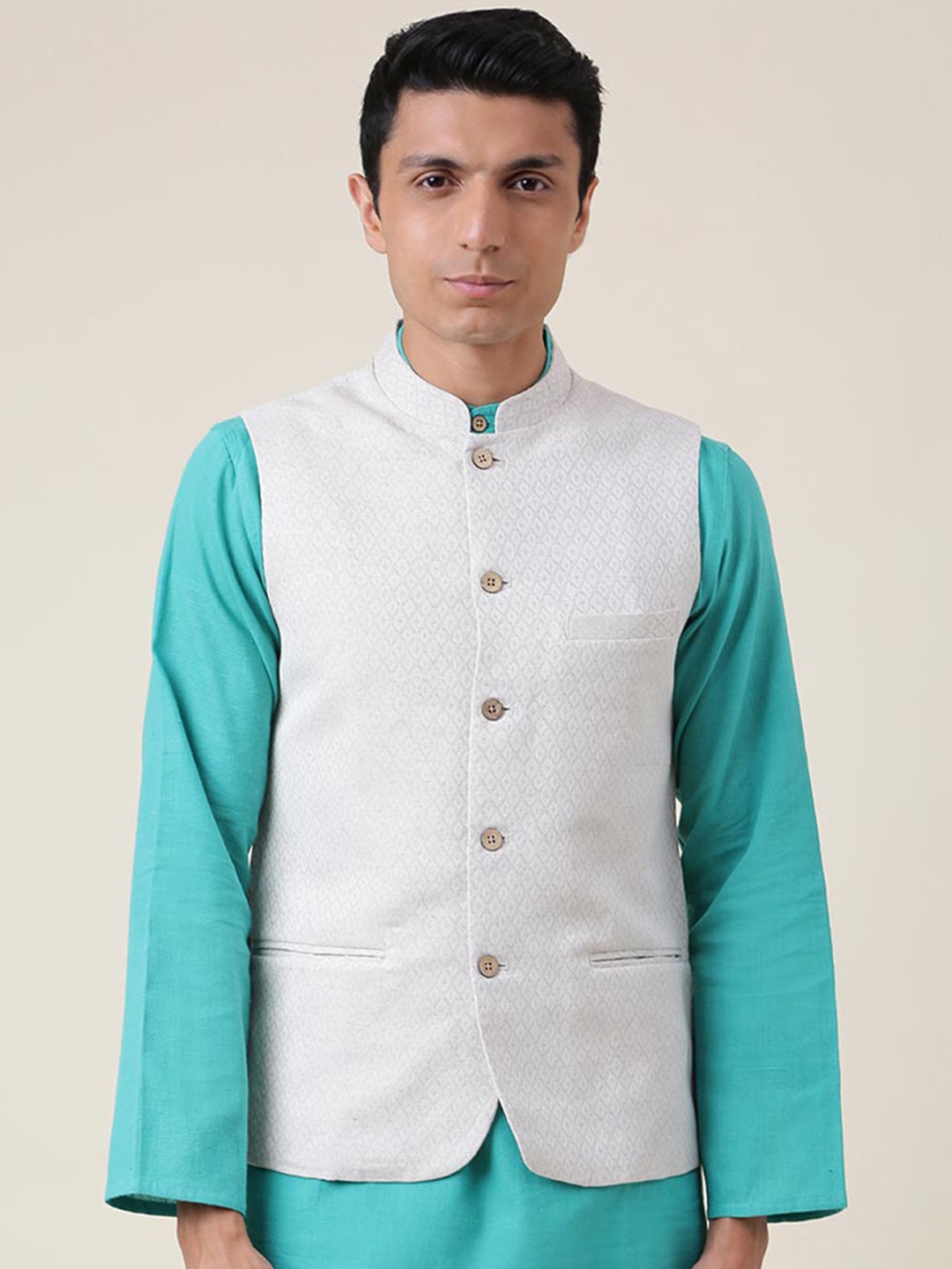 

Fabindia Men Sleeveless Open Front Jacket, Off white