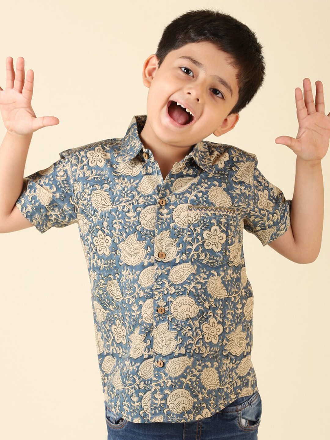 

Fabindia Boys Floral Printed Casual Shirt, Beige