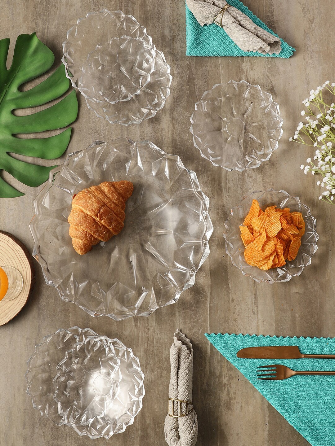 

ceradeco Transparent Pack Of 7 Textured Glass Plates