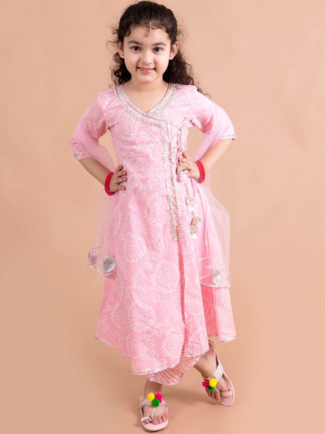 

pspeaches Girls Bandhani Printed Angrakha Pure Cotton Kurta With Trousers & Dupatta, Pink
