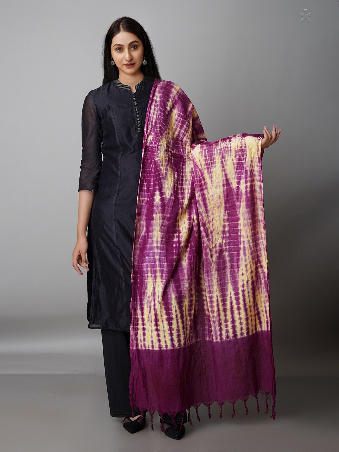 

Unnati Silks Purple & Cream-Coloured Dyed Pure Cotton Shibori Dupatta
