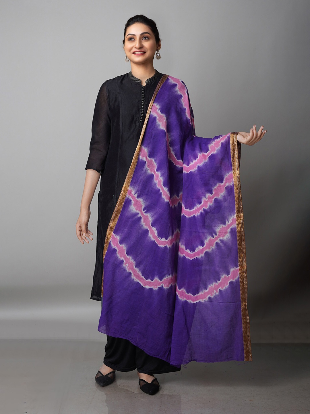 

Unnati Silks Violet & White Striped Pure Cotton Shibori Dupatta