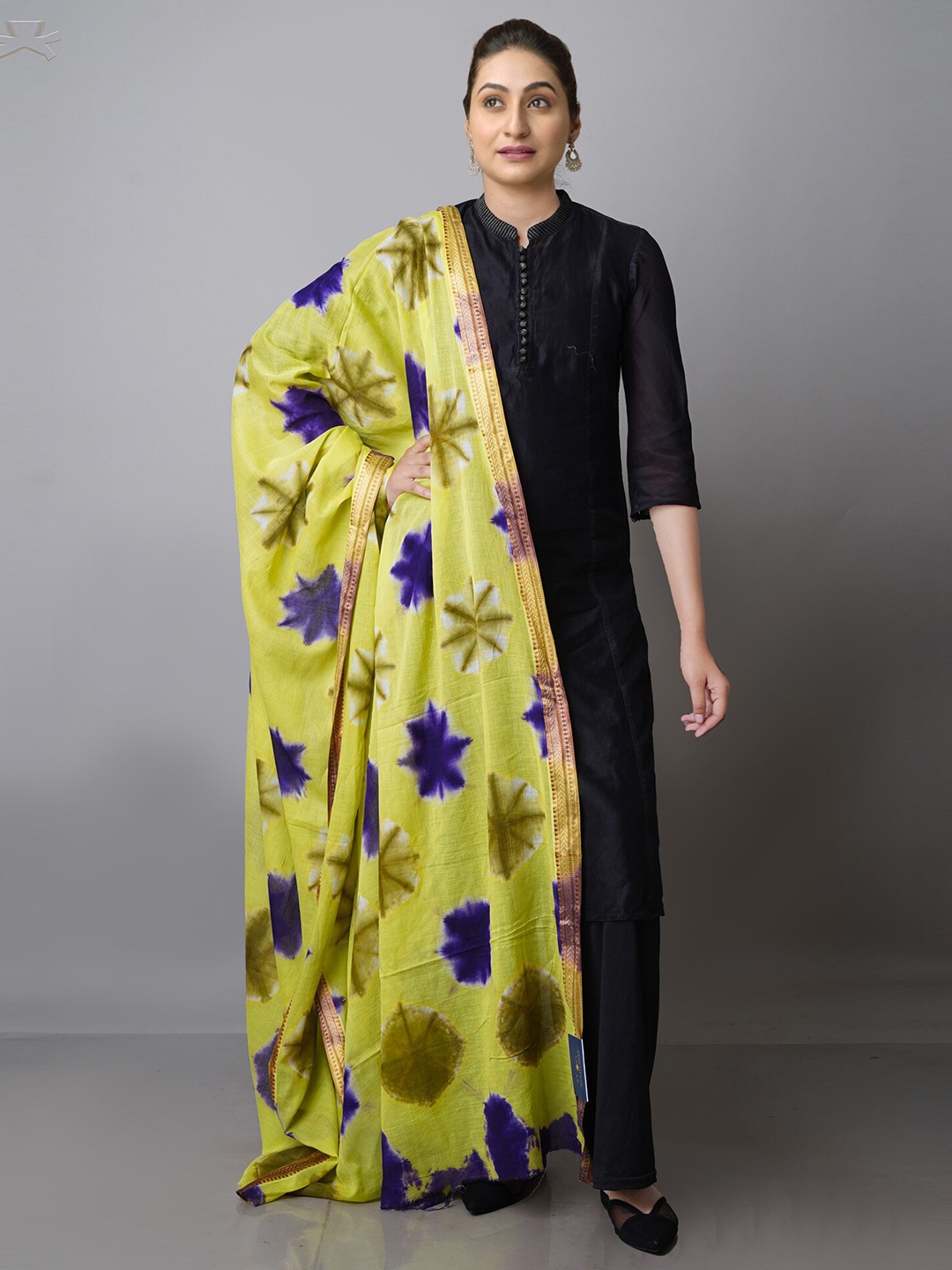 

Unnati Silks Yellow & Blue Dyed Pure Cotton Shibori Dupatta