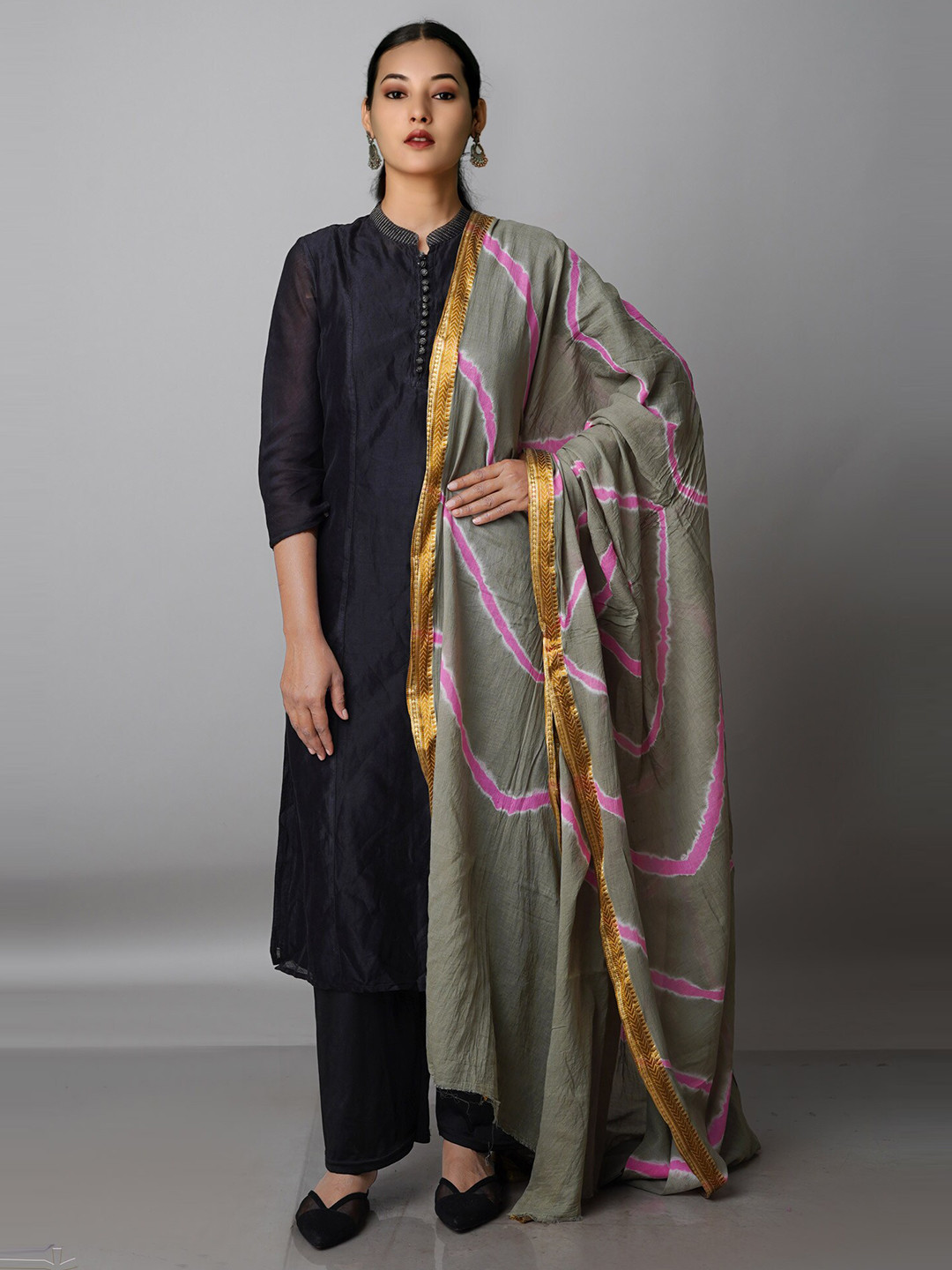 

Unnati Silks Grey & White Striped Pure Cotton Shibori Dupatta