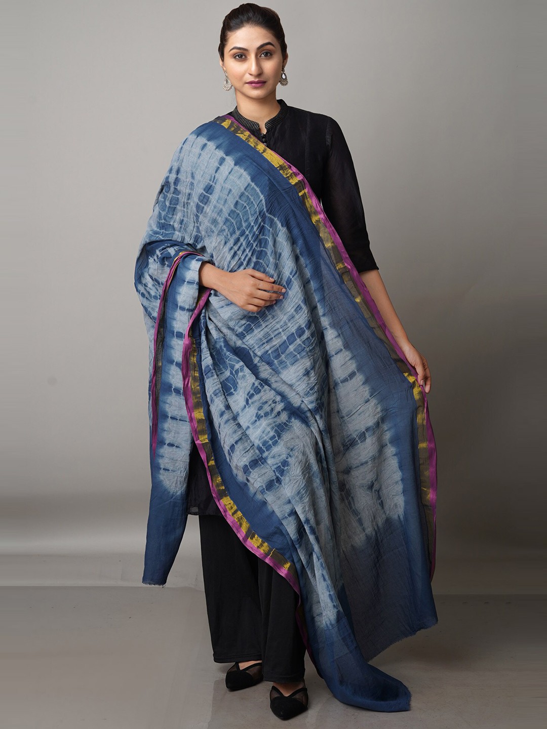 

Unnati Silks Blue & Purple Dyed Pure Cotton Shibori Dupatta