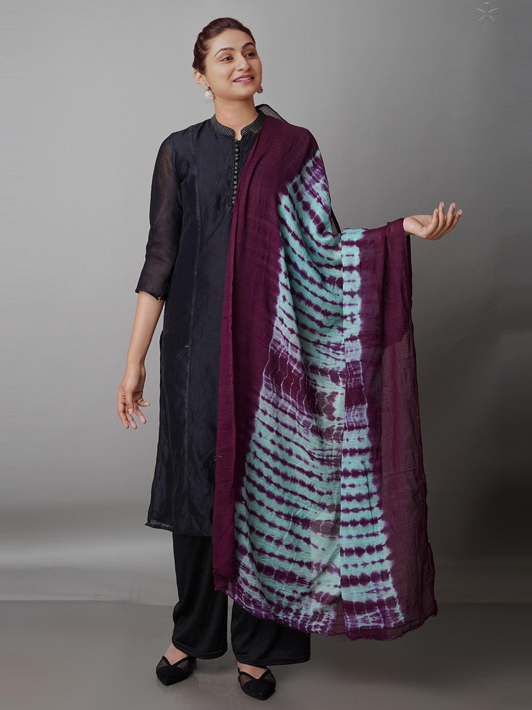 

Unnati Silks Purple & Blue Dyed Shibori Dupatta