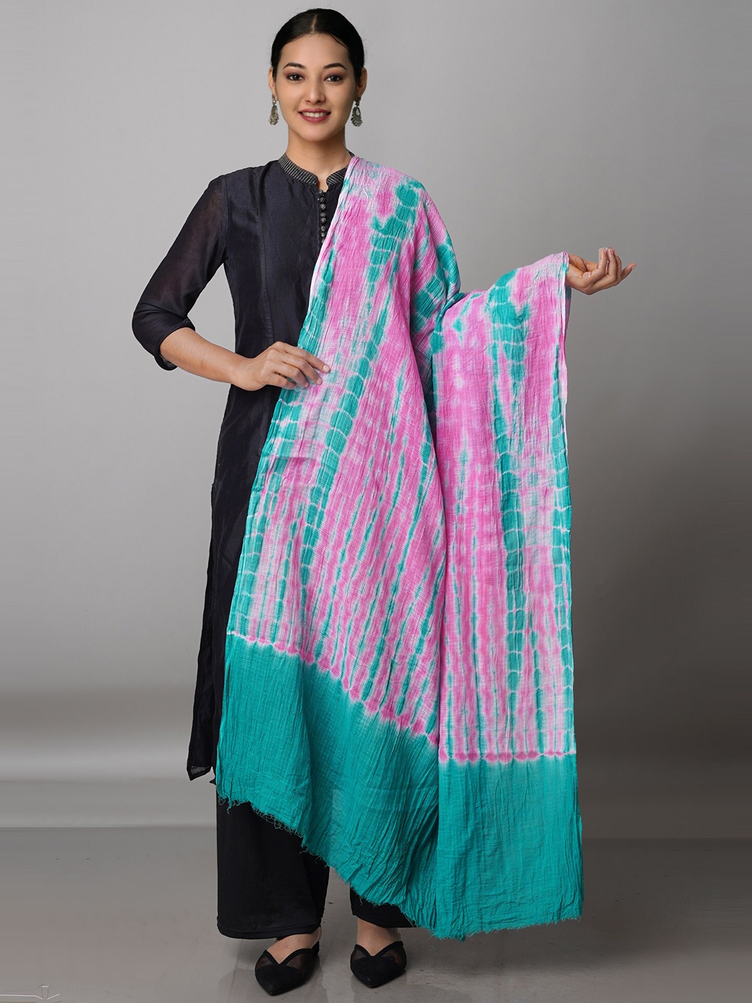 

Unnati Silks Green & Pink Striped Shibori Dupatta