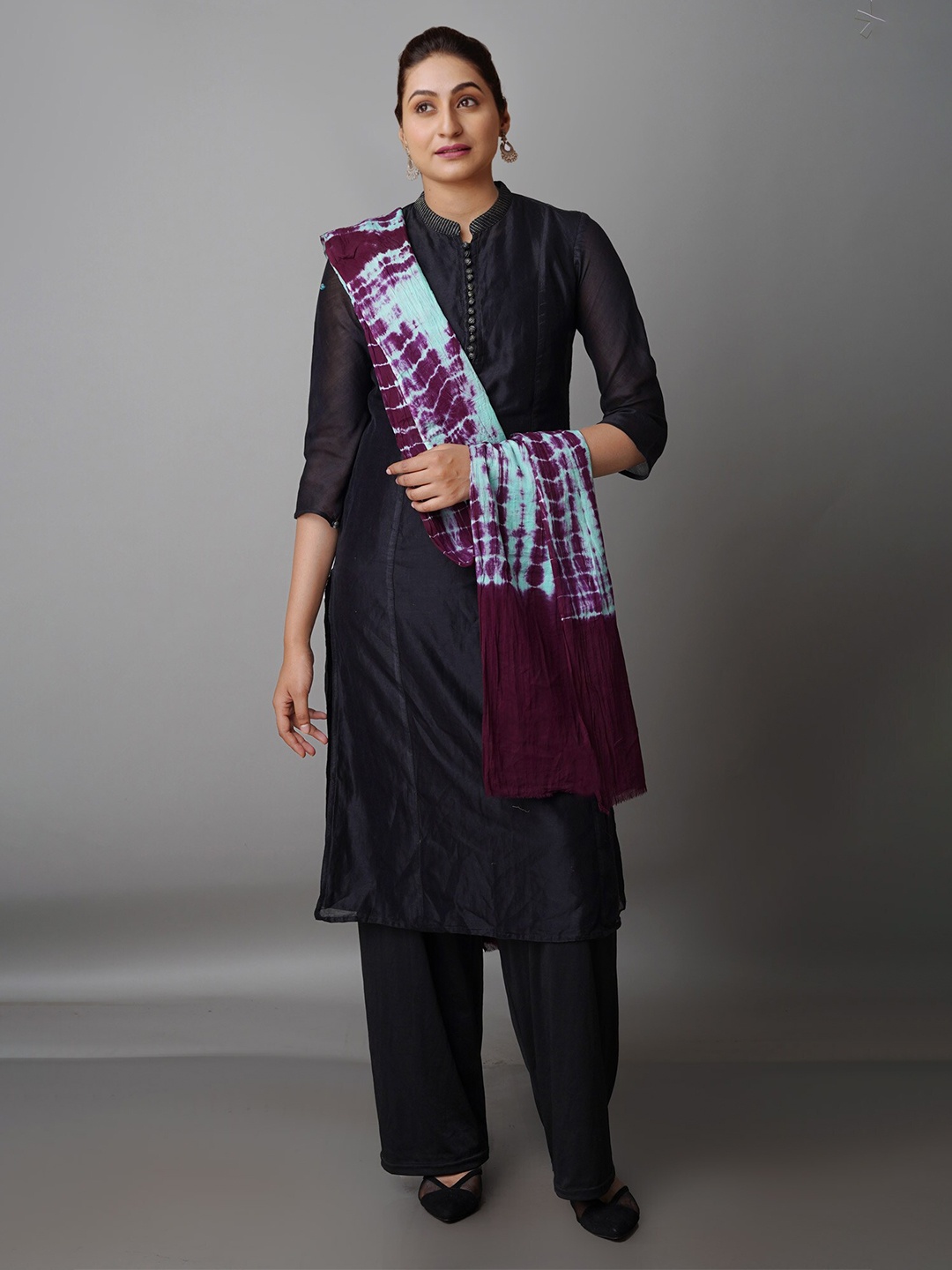 

Unnati Silks Purple & Blue Ombre Dyed Pure Cotton Shibori Dupatta