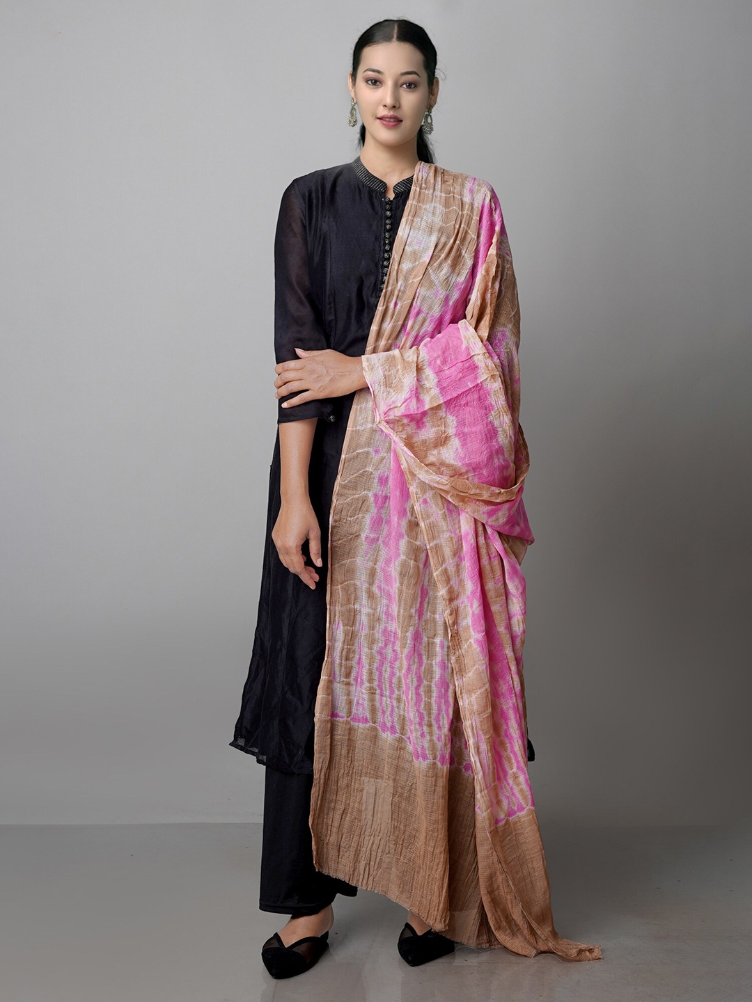 

Unnati Silks Brown & White Ombre Dyed Shibori Dupatta