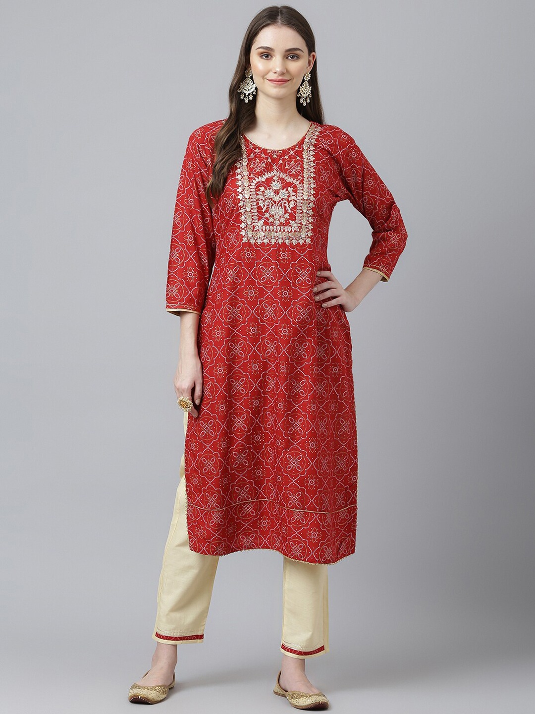 

Kiana Printed Sequinned Kurta with Trousers, Maroon