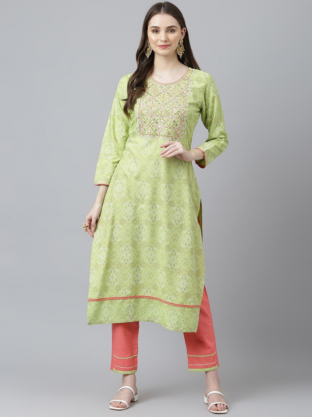 

Kiana Bandhani Embroidered Mirror Work Kurta with Trousers, Green