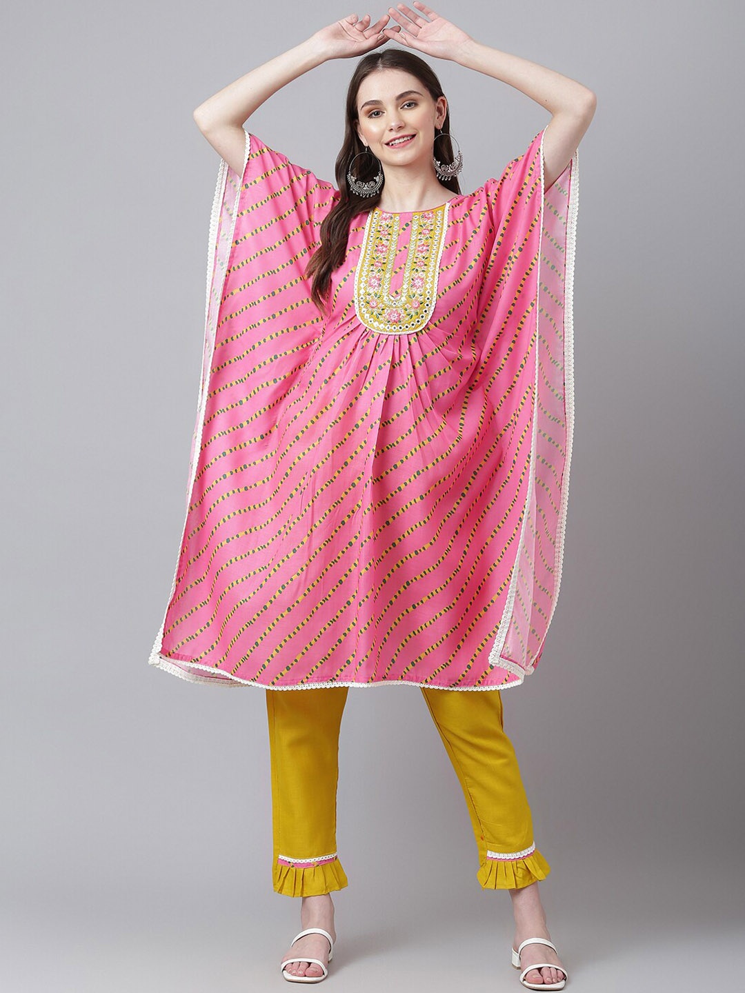 

Kiana Women Printed Pleated Pure Cotton Kurta with Trousers, Pink
