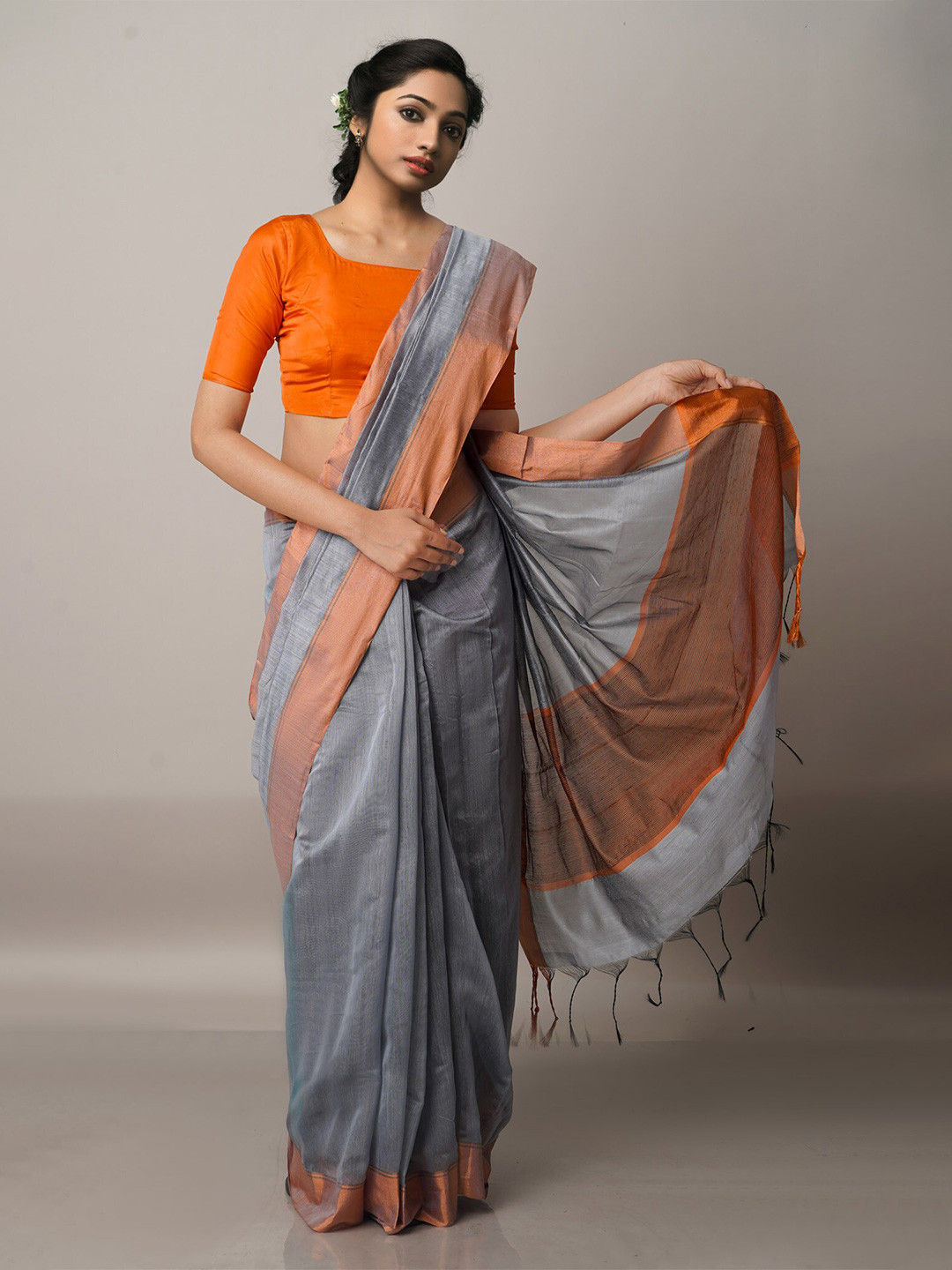 

Unnati Silks Grey & Copper-Toned Silk Cotton Chanderi Saree