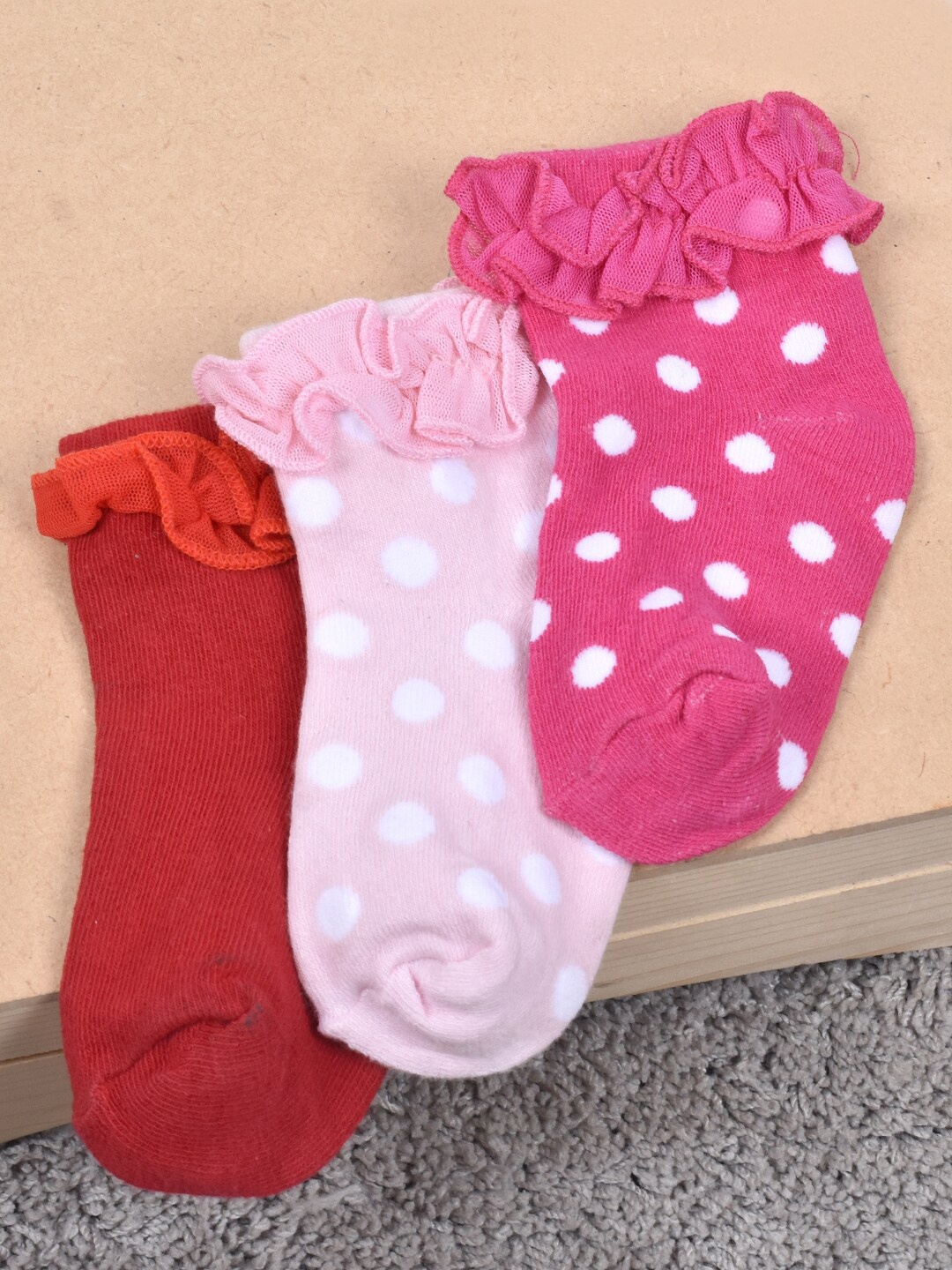 

FOOTPRINTS Kids Pack Of 3 Patterned Organic Cotton Frill Ankle-Length Socks, Red