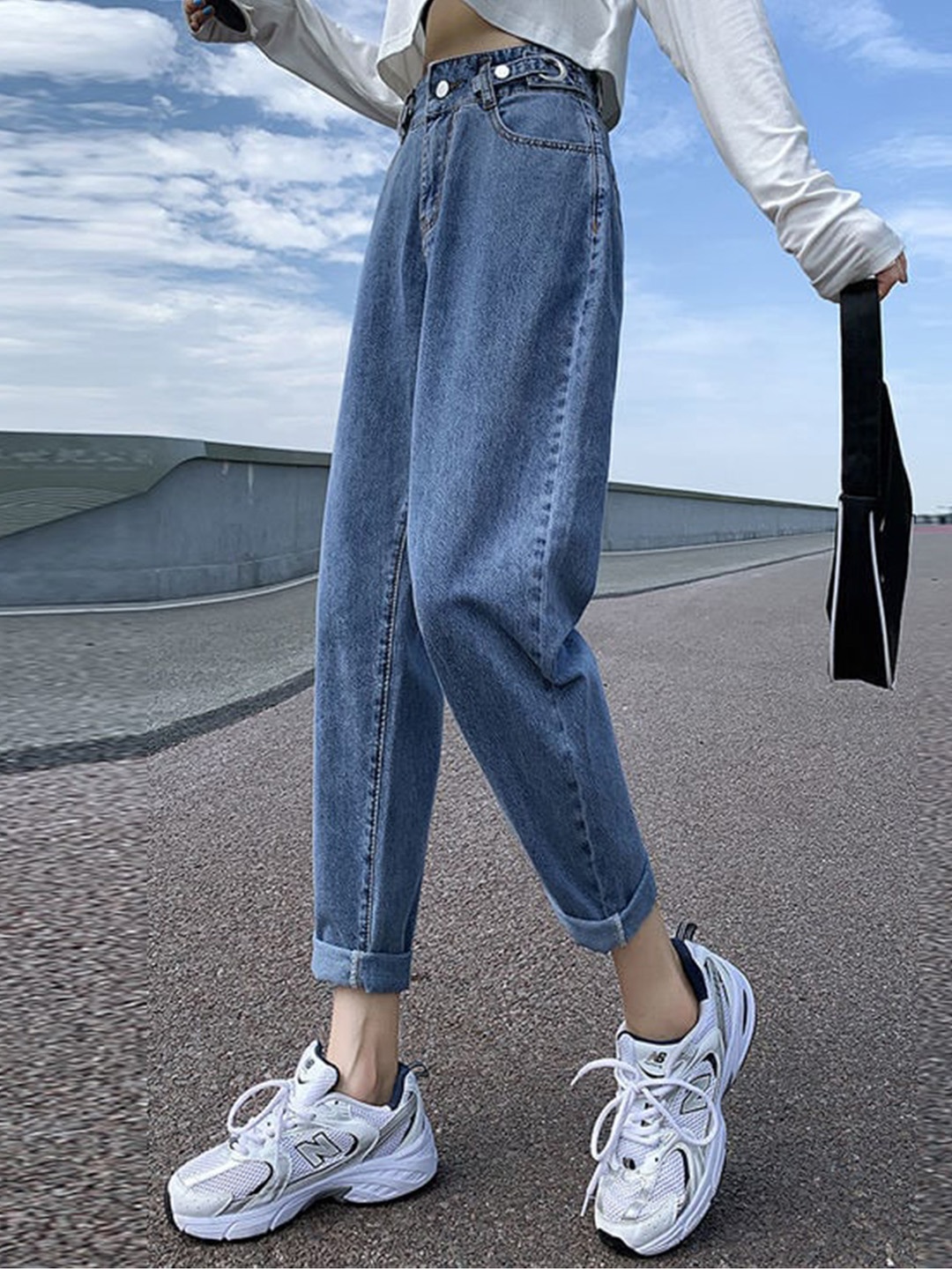 

BoStreet Women Blue Tapered Fit High-Rise Jeans