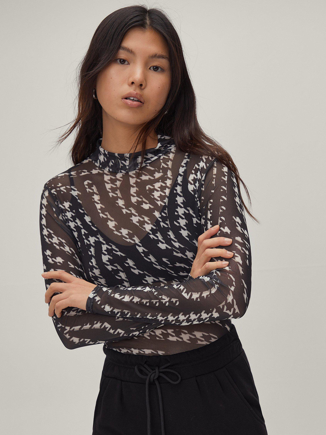 

NASTY GAL Geometric Print Mandarin Collar Monochrome Top, Black