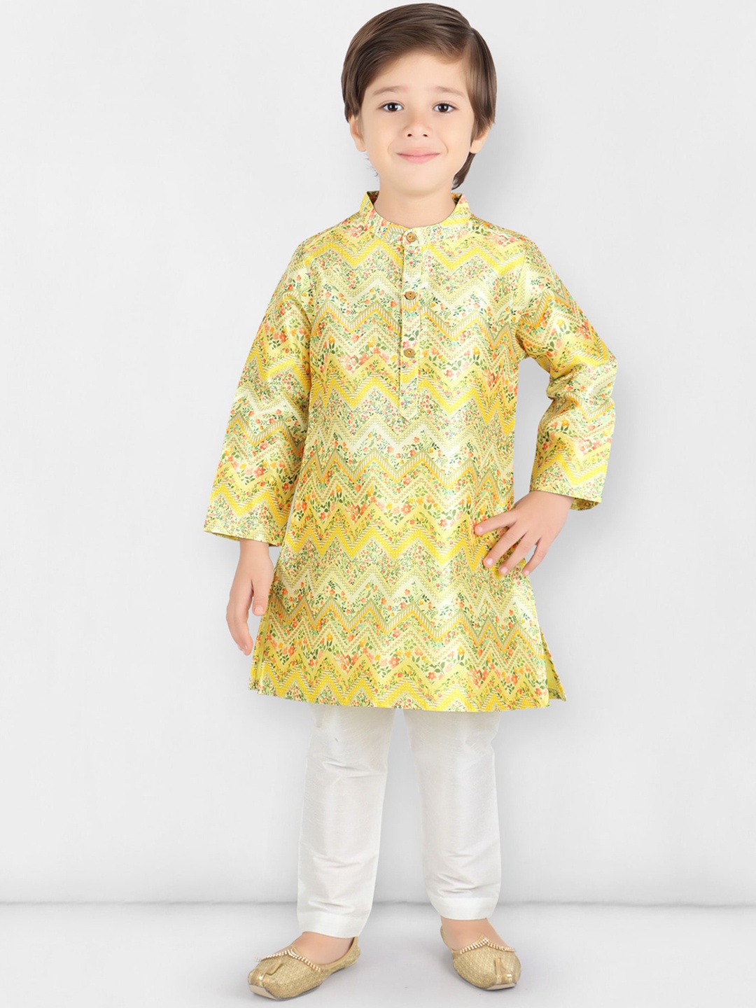 

KIDS FARM Boys Floral Printed Pure Silk Kurta with Pyjamas, Yellow