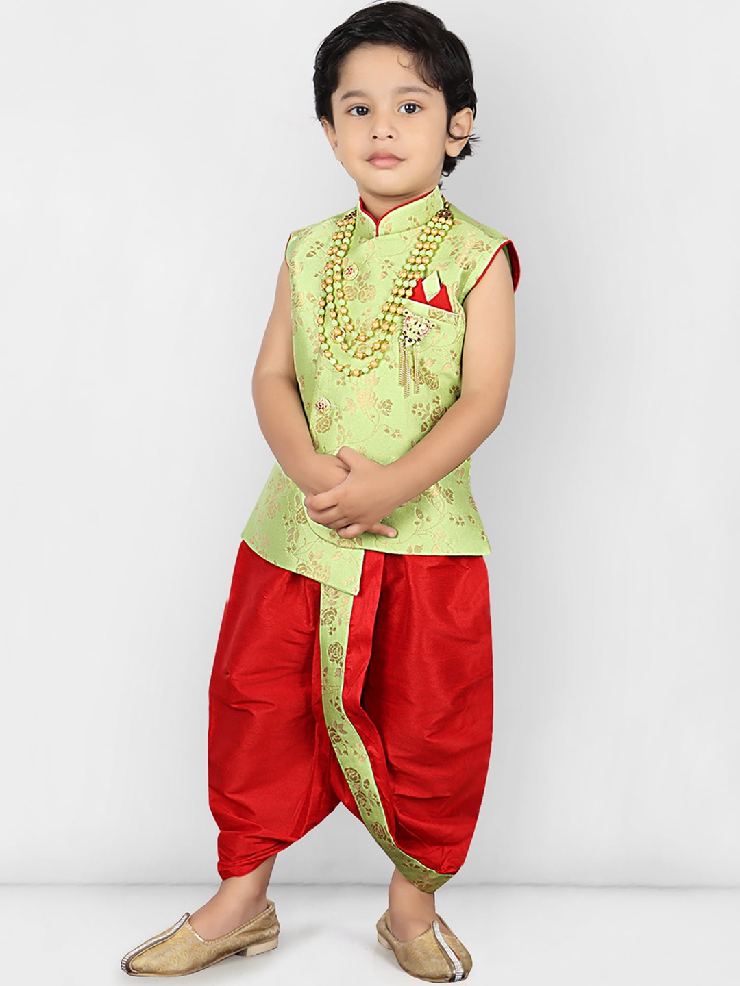 

KIDS FARM Boys Floral Print Kurta and Dhoti Pants with a Mala, Green