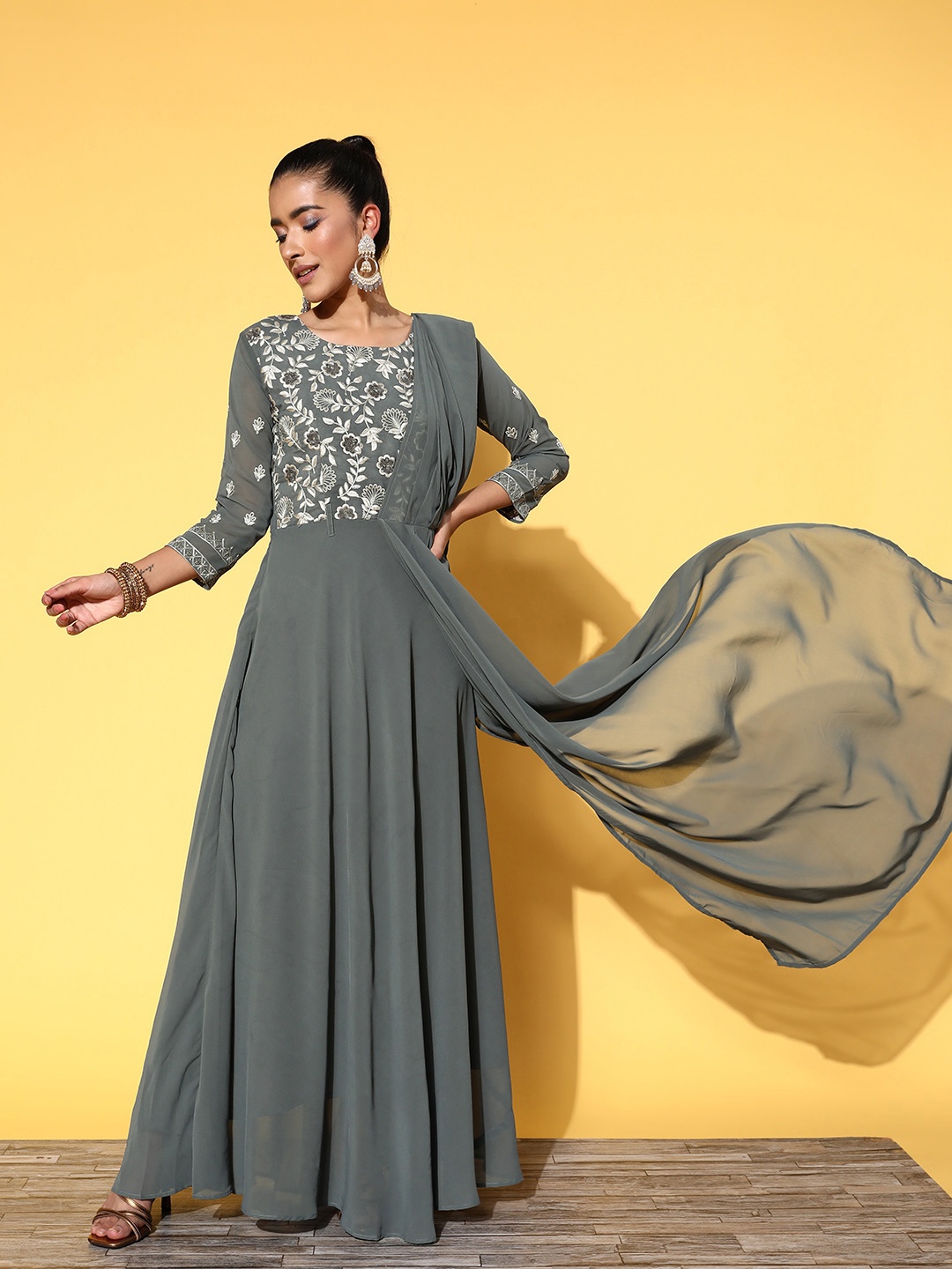 

Kvsfab Grey Floral Embroidered Georgette Draped Gown