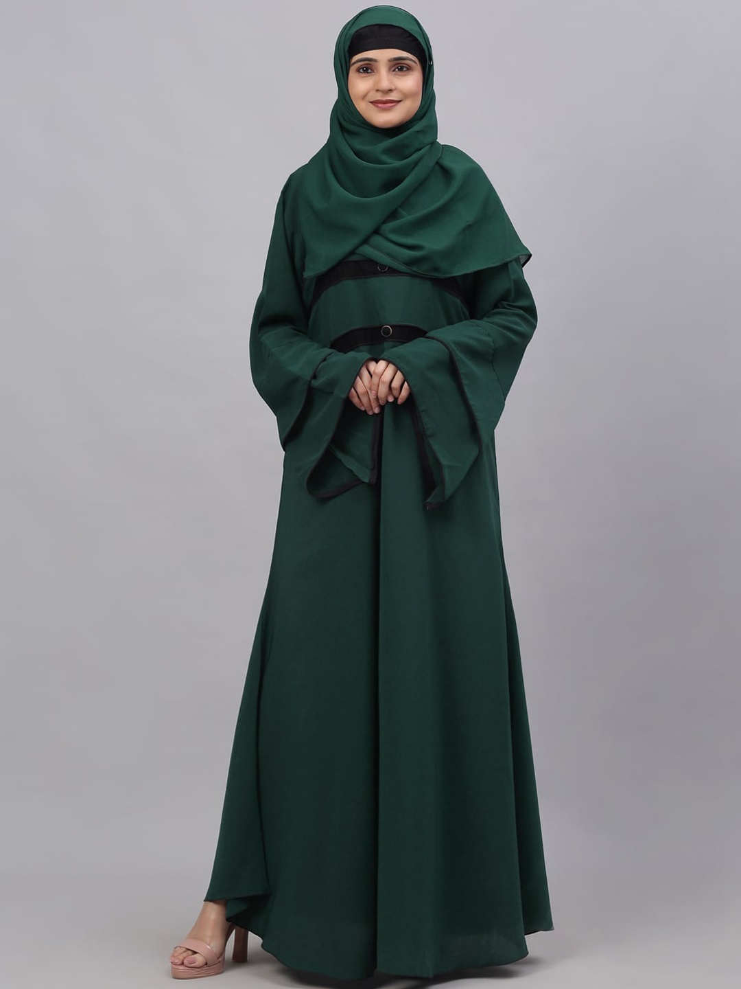 

KLOTTHE Embellished Detail Burqa With Scarf, Green